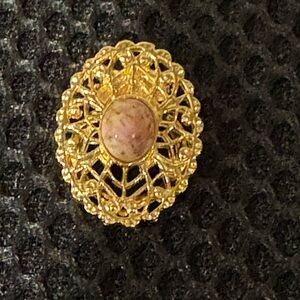 Vintage Gold Filigree Oval Scarf Slide 
Clip with Pink/Peach Marbled Cabochon